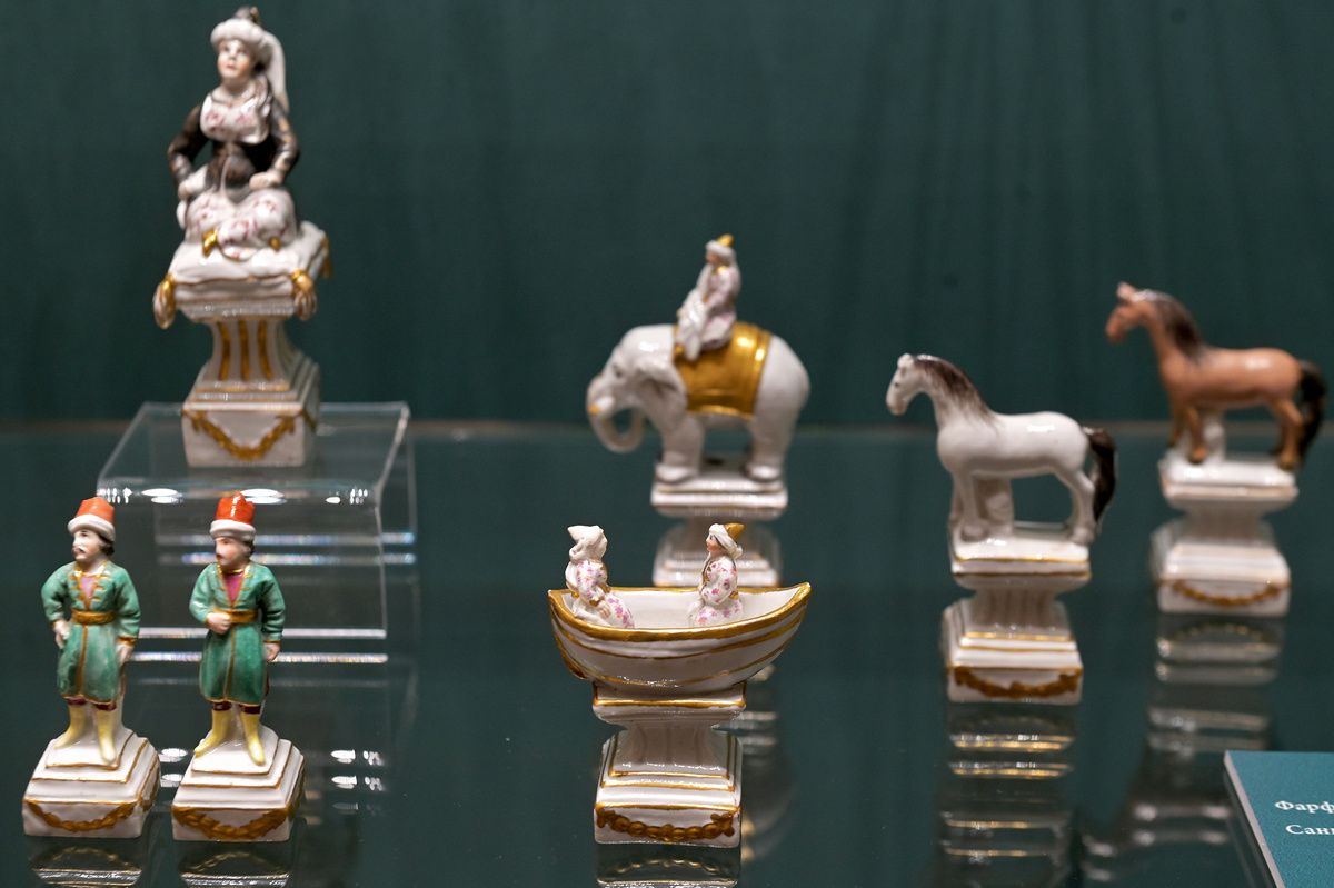 Фарфоровое искусство: шахматные фигуры Невской порцелиновой мануфактуры