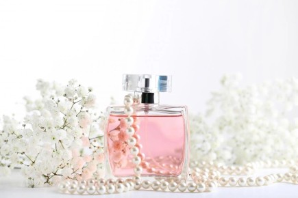 Возвращение ароматов 90-х: главные парфюмы, покоряющие модный олимп