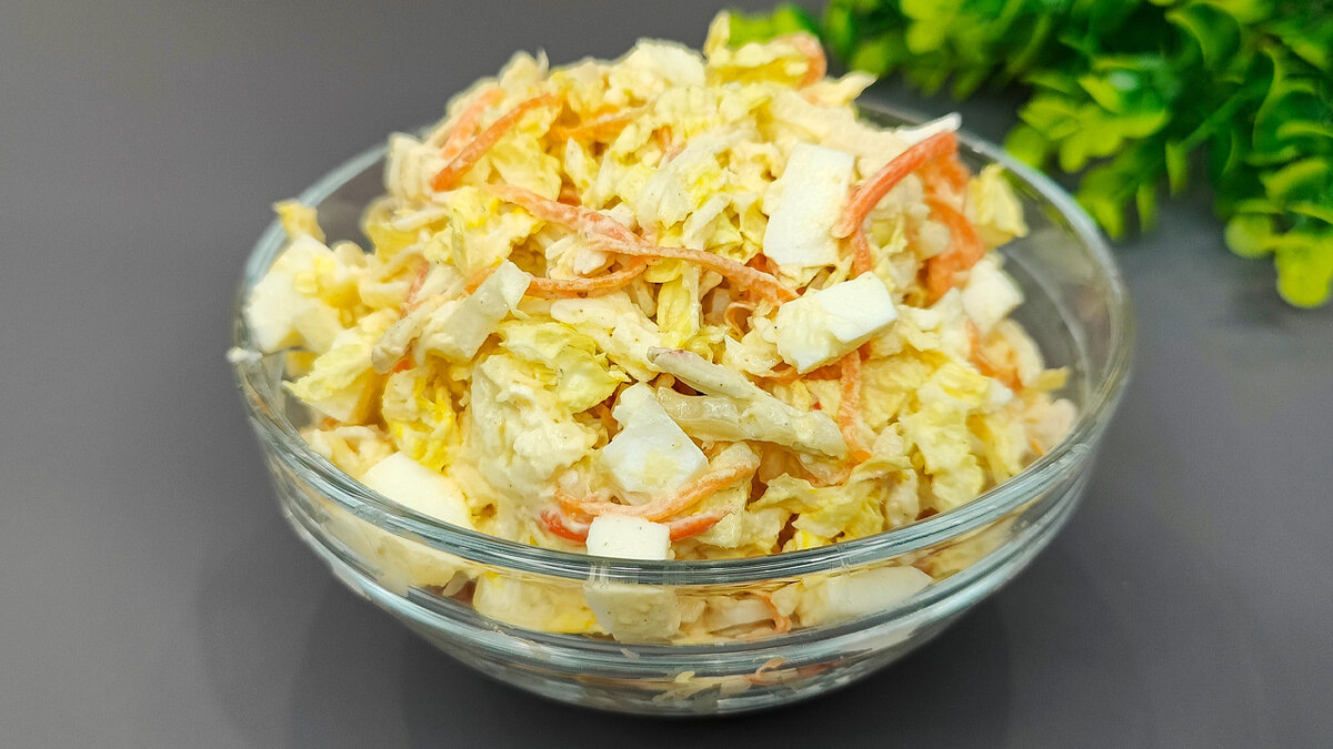 Салат с пекинской капустой и крабовыми палочками: новый повод порадовать себя