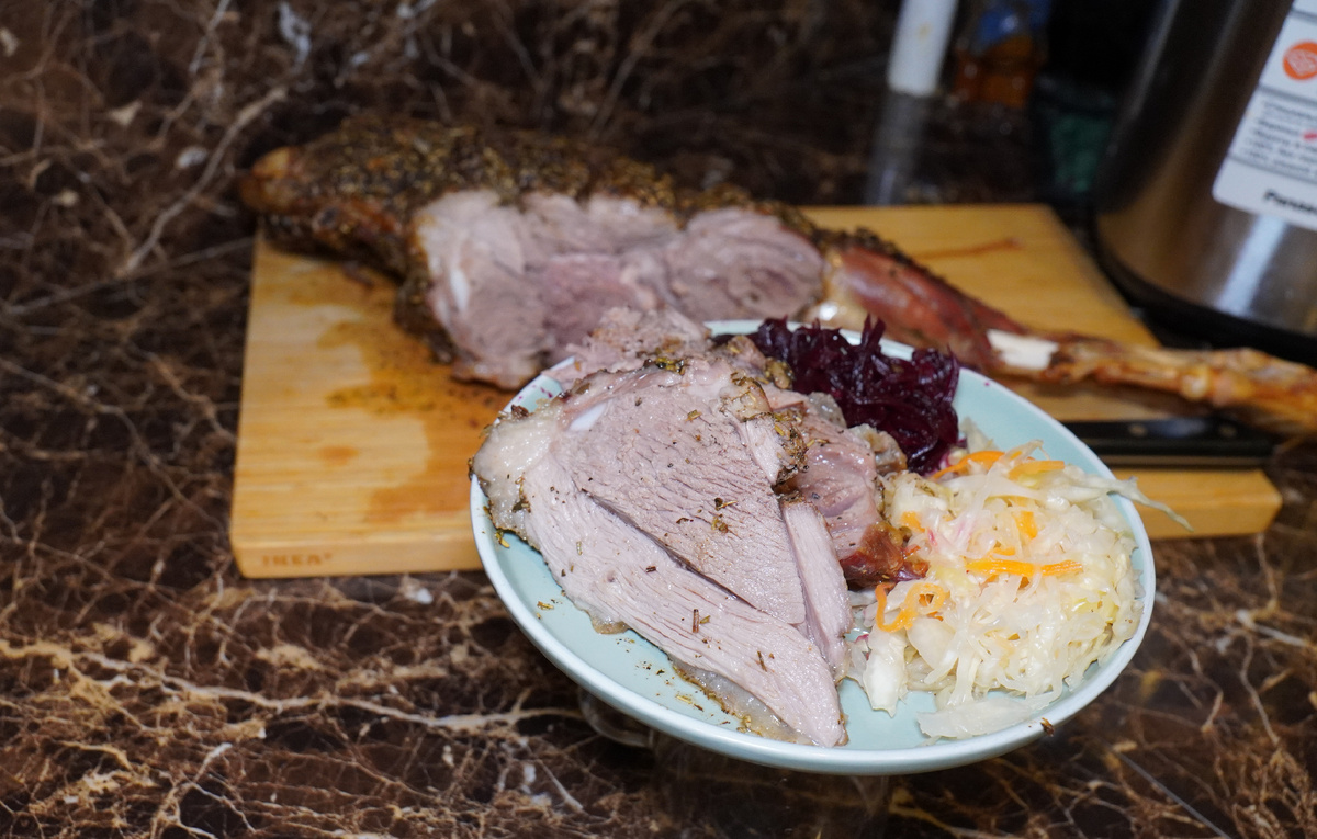 Нежная баранья нога, запеченная в духовке: секреты идеального блюда