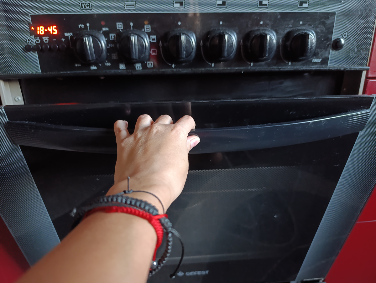 Эффективные способы быстрой чистки духовки за 10 минут