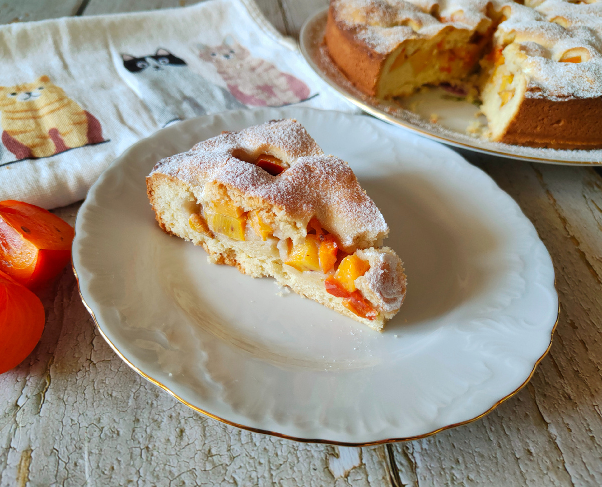 Песочный пирог с хурмой: просто и вкусно