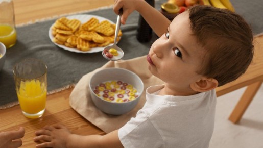 Как детские сценарии формируют наши отношения с едой