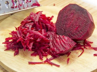 Удивительные салаты из свеклы, которые порадуют ваш стол