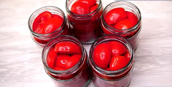 Как сохранить вкус лета: помидоры на зиму простым способом