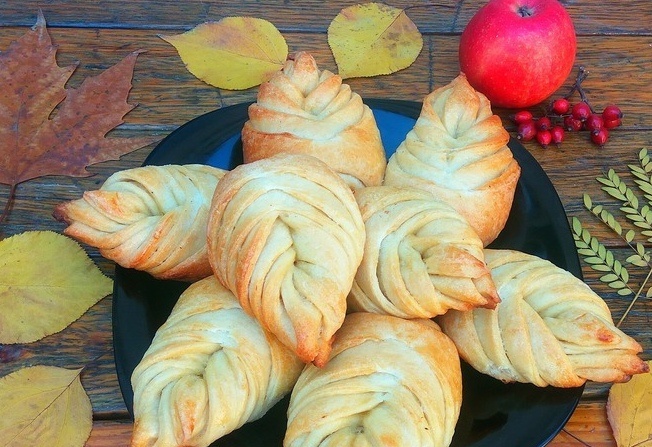 Праздничные булочки в домашней кухне: как приготовить «Осенний листопад»
