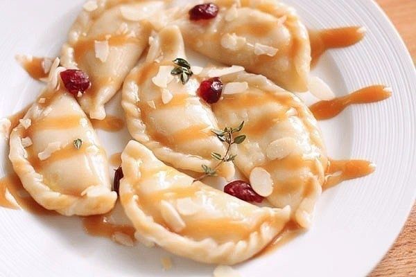 Ароматные вареники с яблоками