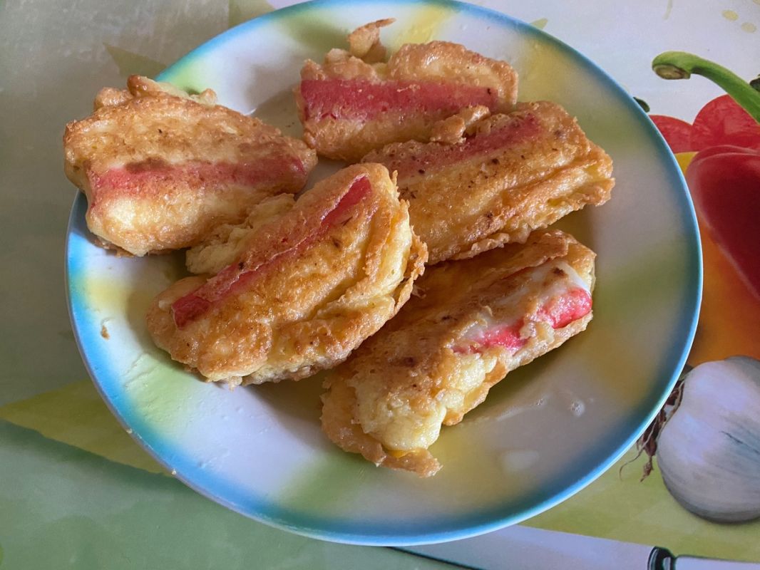Вкусная закуска за 15 минут: крабовые палочки в сырном кляре