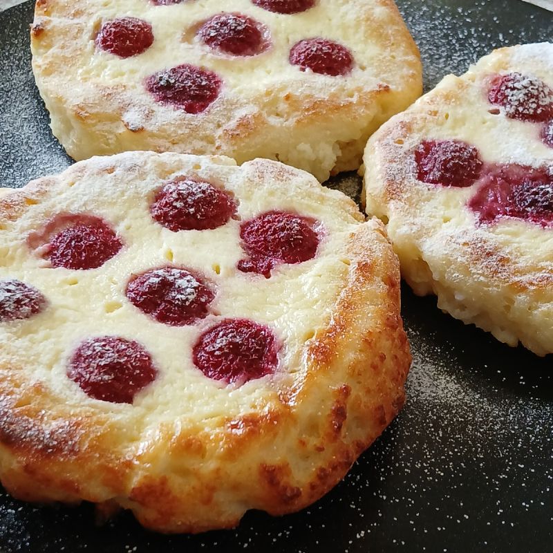 Нежные ватрушки с ягодами: идеальный десерт для вашего стола