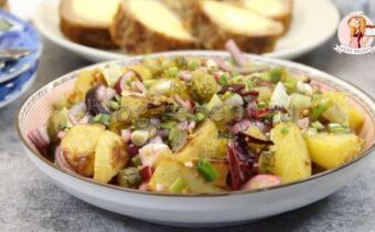 Невероятный теплый салат с запеченным картофелем, который стоит попробовать