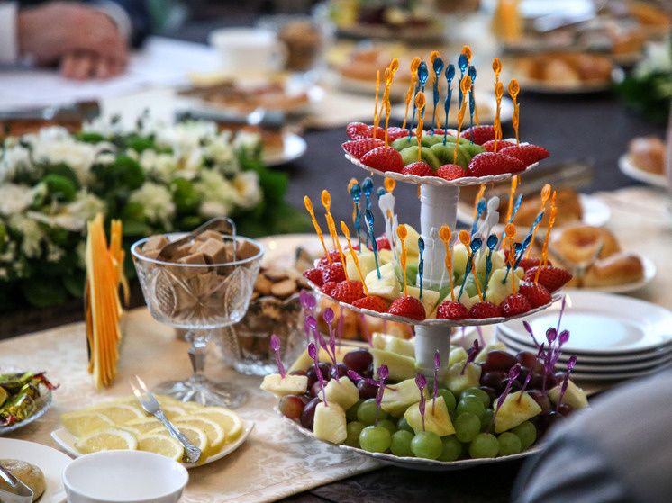 Новогодний стол 2026: как встретить год Огненной Лошади с вкусом