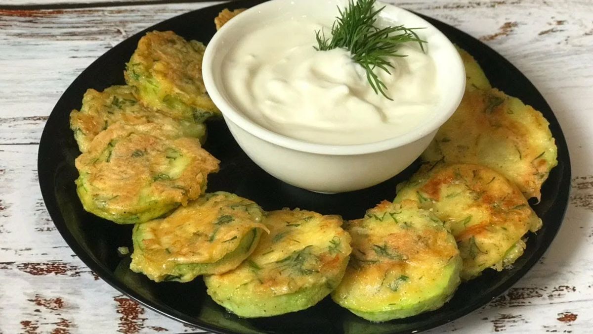Летние радости: как приготовить хрустящие кабачки в кляре