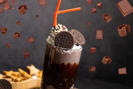 Шоколадный Орео-шейк: сладкий рай за пять минут