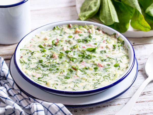 Летняя окрошка: охлаждающие рецепты для жарких дней