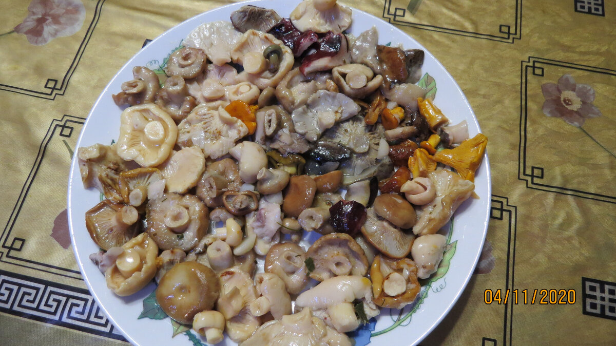 Ностальгия по лету: секреты быстрого приготовления грибного ассорти
