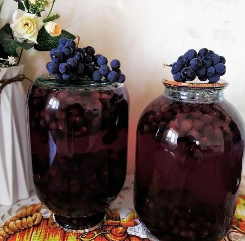 Ароматный компот из винограда Изабелла: простой рецепт на зиму