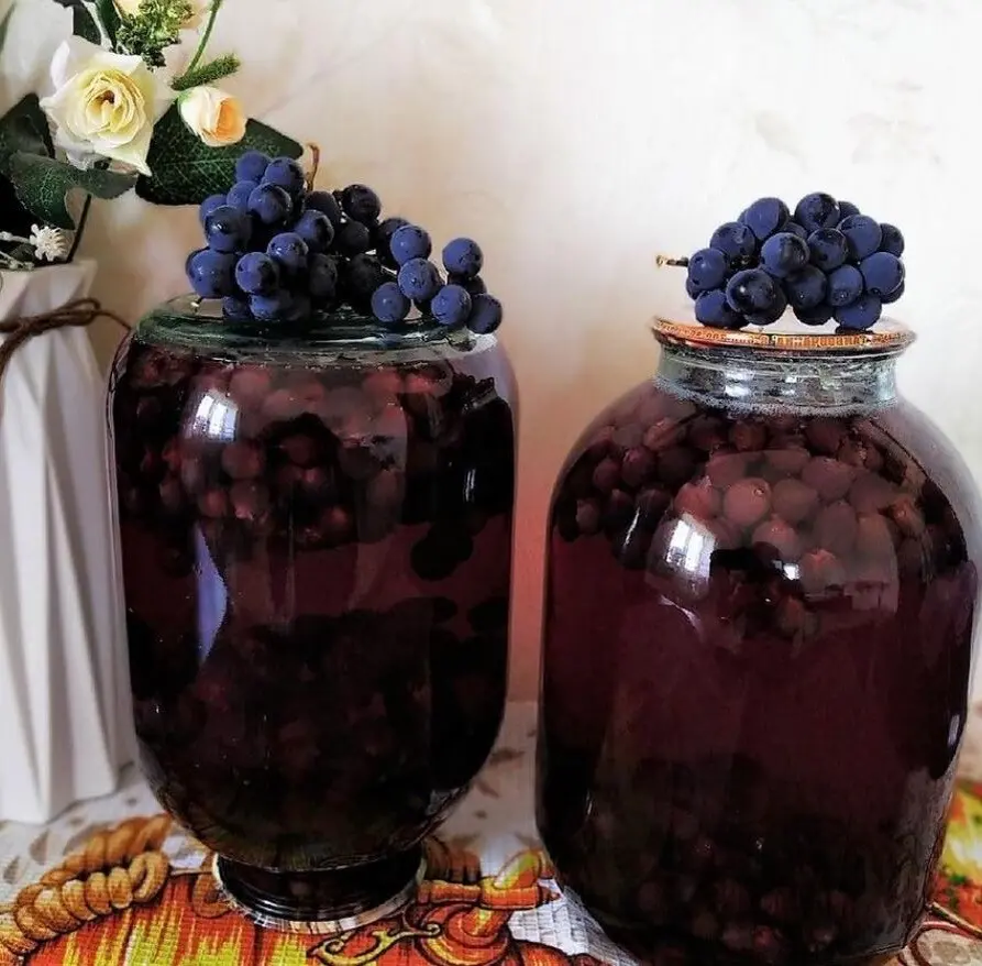 Ароматный компот из винограда Изабелла: простой рецепт на зиму