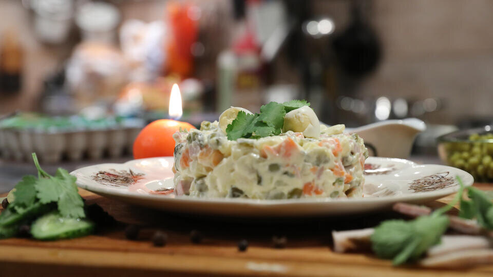 Селедка под шубой возглавила топ самых выгодных новогодних салатов