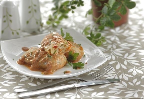 Вкусные овощные голубцы в томатно-сметанном соусе — радость для каждого