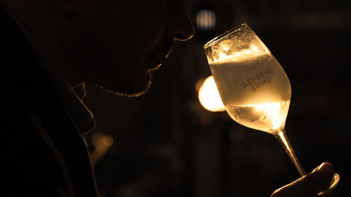 Энолог: ключевая фигура в мире вина