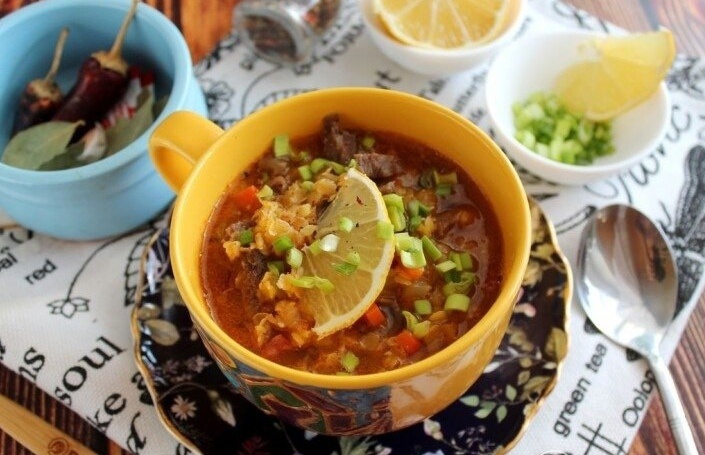 Суп из чечевицы с копченостями