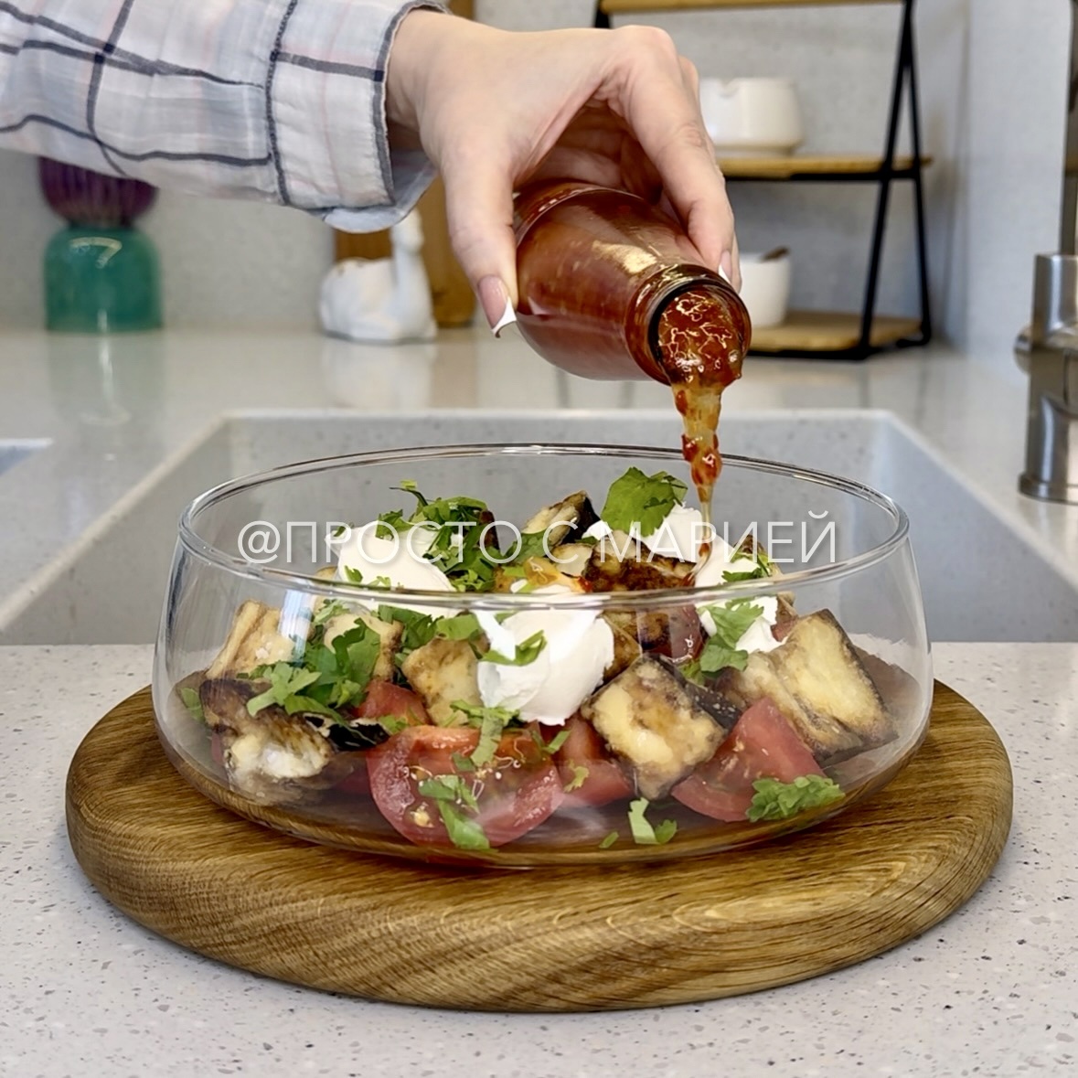 Салат с хрустящими баклажанами: любимое блюдо на любой случай