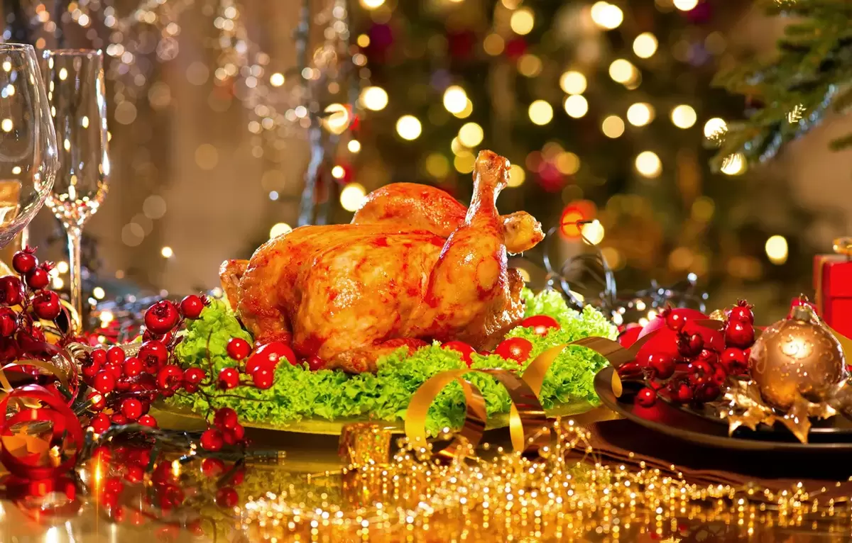 Как создать атмосферный новогодний стол без лишних затрат