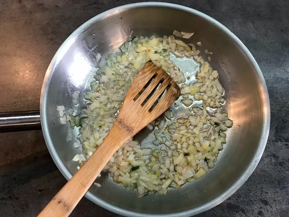 Вкусные конвертики с фаршем: быстро и просто