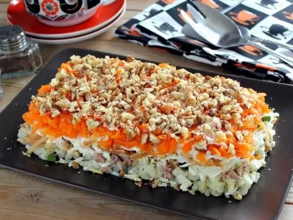 Легкий и вкусный салат с печенью трески для любого стола