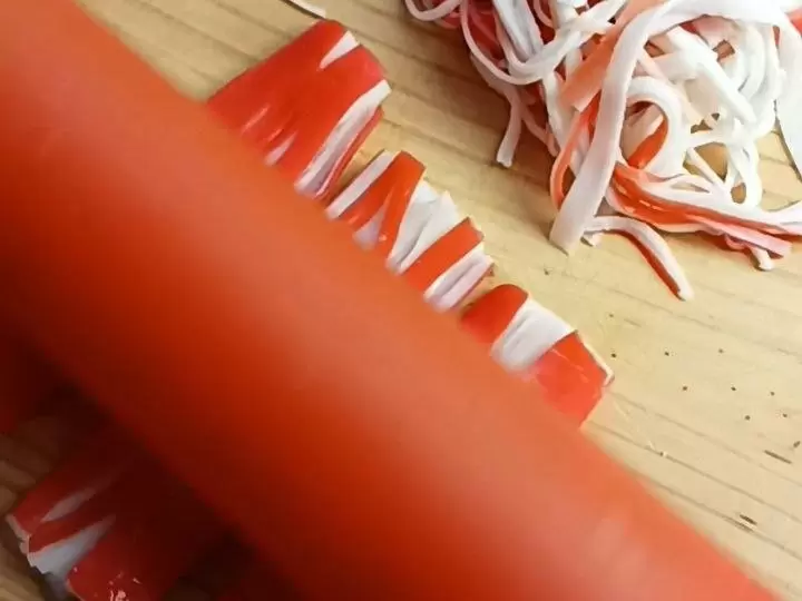 Как крабовые палочки преобразят ваш стол: простой и вкусный рецепт