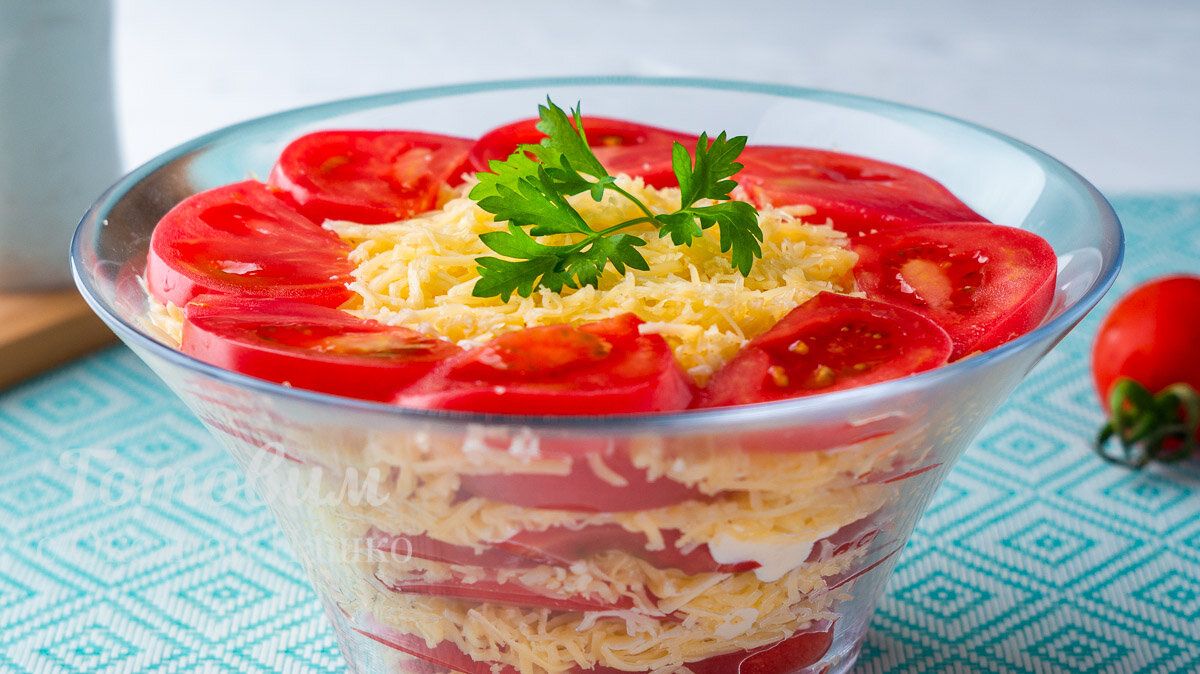 Легкий и Вкусный Салат с Помидорами: Приготовьте за 10 Минут