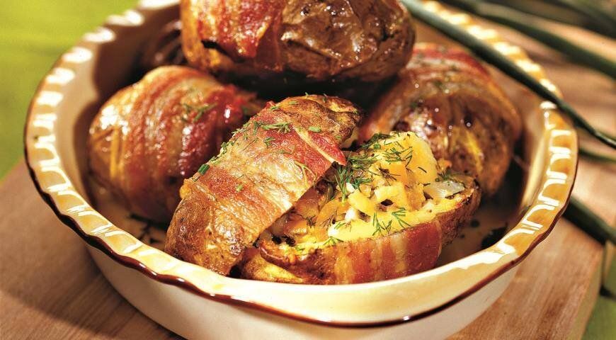 Фаршированная картошка с копченым палтусом и беконом: как удивить своих близких