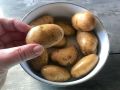 Необычный рецепт: как превратить мелкий картофель в идеальный гарнир