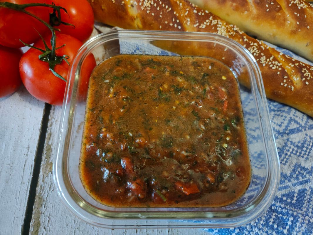 Погружение в грузинскую культуру: взрывной соус Сацебели к мясу